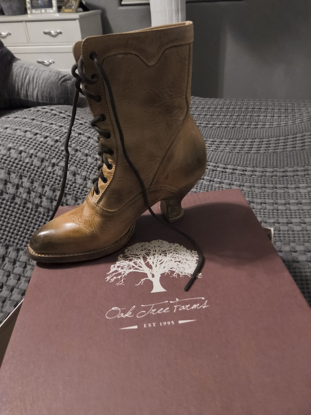 Oak Tree Farms Women's Lace-Up Tan Leather Boot